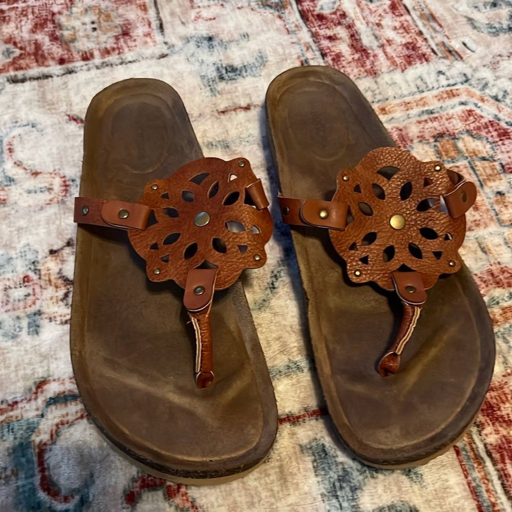 Sandals - Picture 1 of 2
